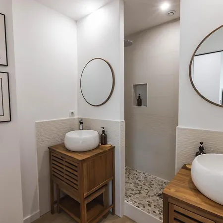 Le Rioumajou 1 - Grand T6 - Piscine - Centre St Lary Appartement