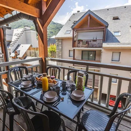 Le Rioumajou 1 - Grand T6 - Piscine - Centre St Lary Apartman *