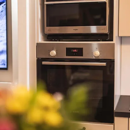 Le Rioumajou 1 - Grand T6 - Piscine - Centre St Lary * Сен-Лари-Сулан