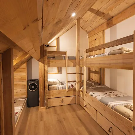 Апартаменты Le Rioumajou 1 - Grand T6 - Piscine - Centre St Lary Сен-Лари-Сулан